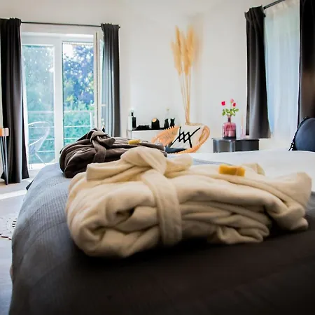 Bed & Breakfast Au Calme De Hosdent 4*