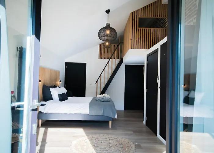 Au Calme De Hosdent Bed & Breakfast 4*